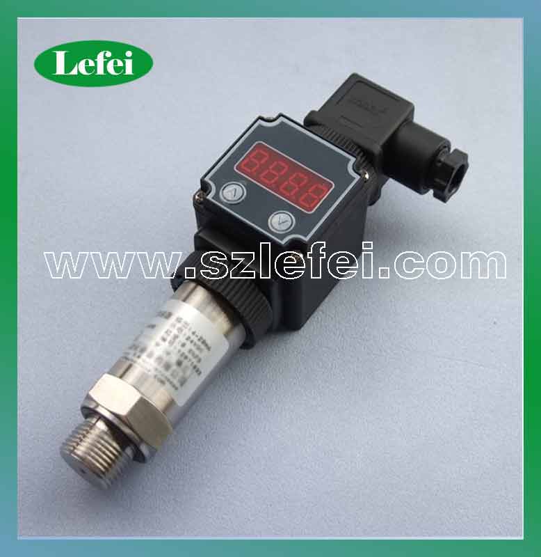 Pressure transmitter with display